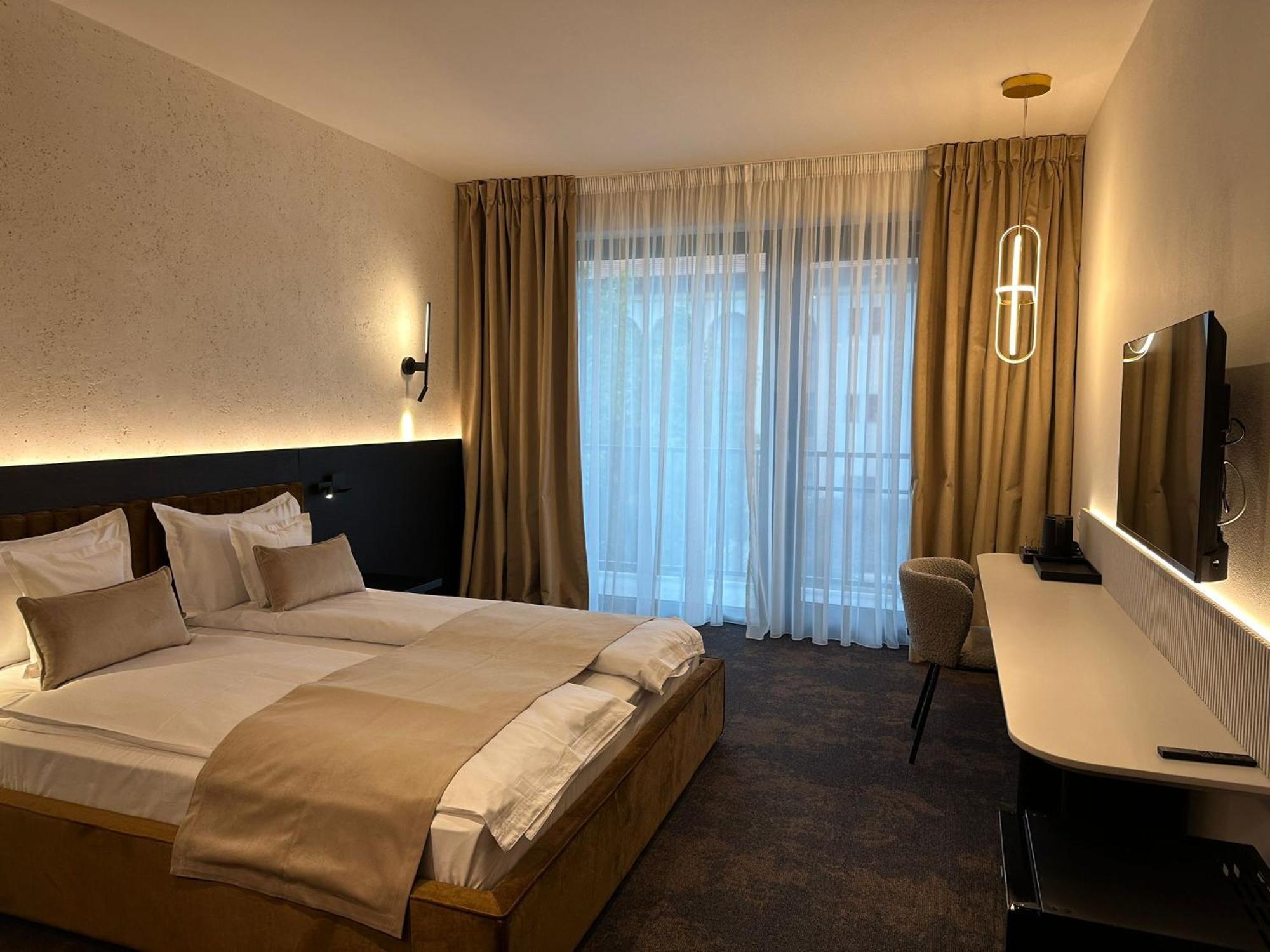 Hotel Element à Alba Iulia Extérieur photo