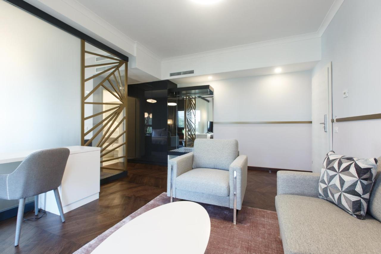 Hotel Element à Alba Iulia Extérieur photo