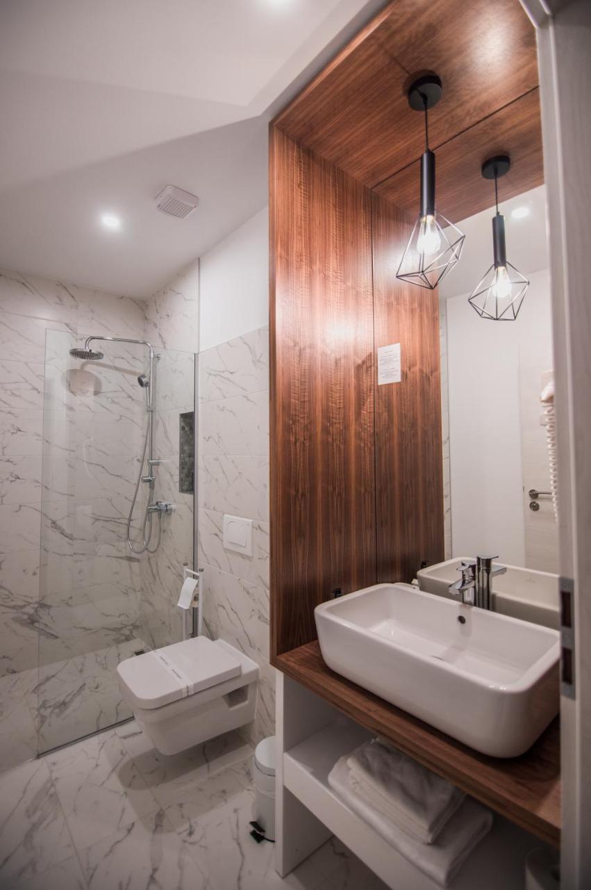 Hotel Element à Alba Iulia Extérieur photo