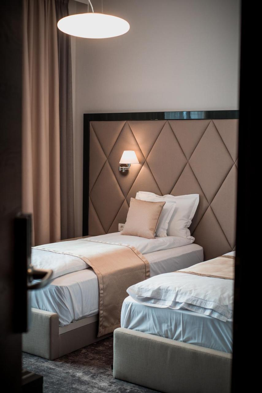 Hotel Element à Alba Iulia Extérieur photo