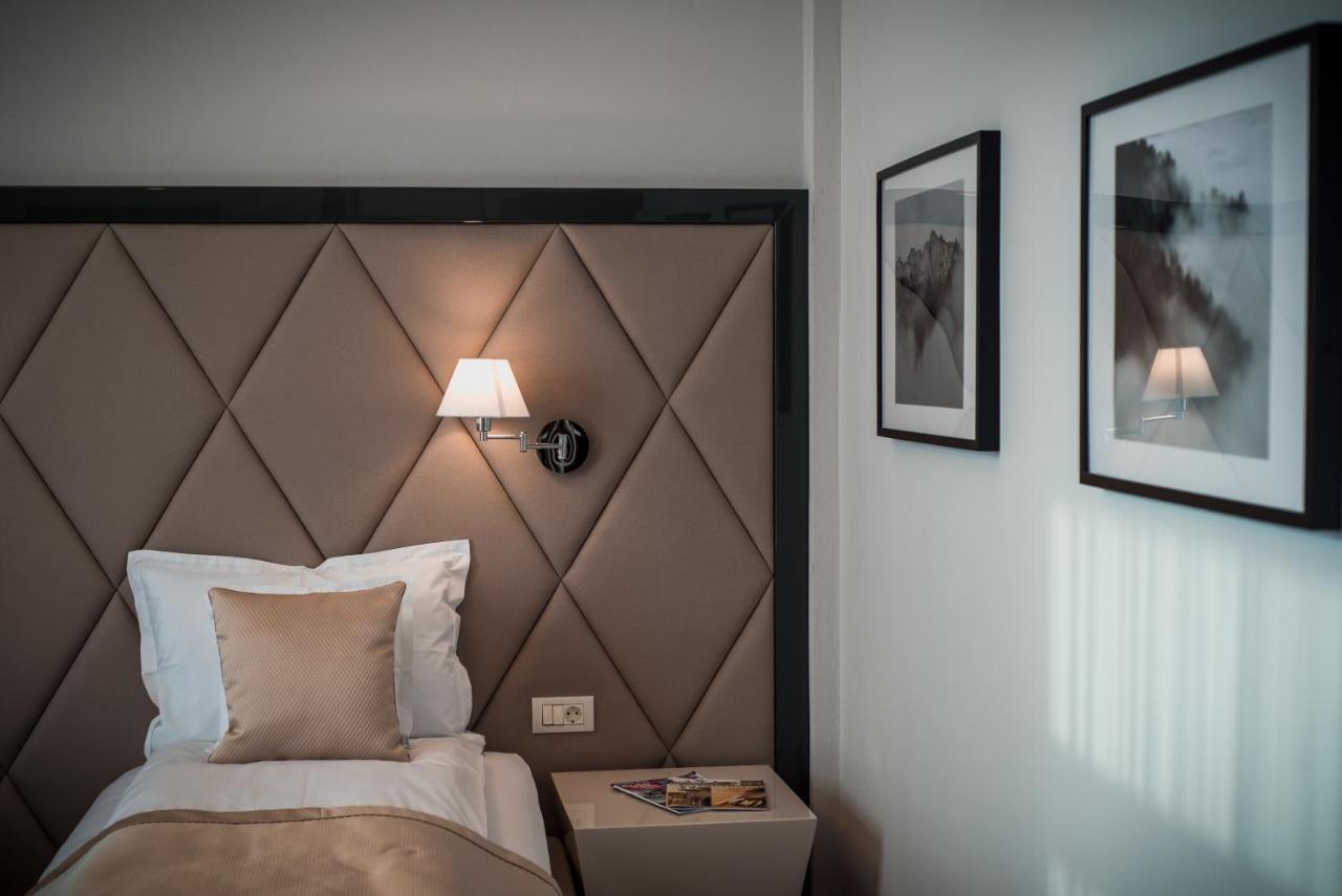 Hotel Element à Alba Iulia Extérieur photo
